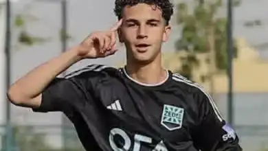 لاعب ناشئ بنادي