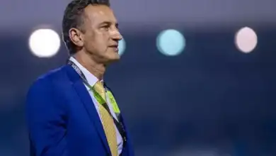 تشاموسكا يفتح الباب