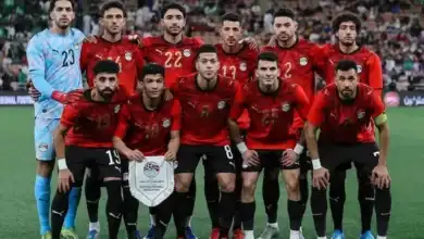 لاعبًا خارج قائمة