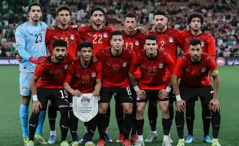لاعبًا خارج قائمة