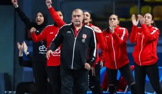 النادي الأهلي يعتذر