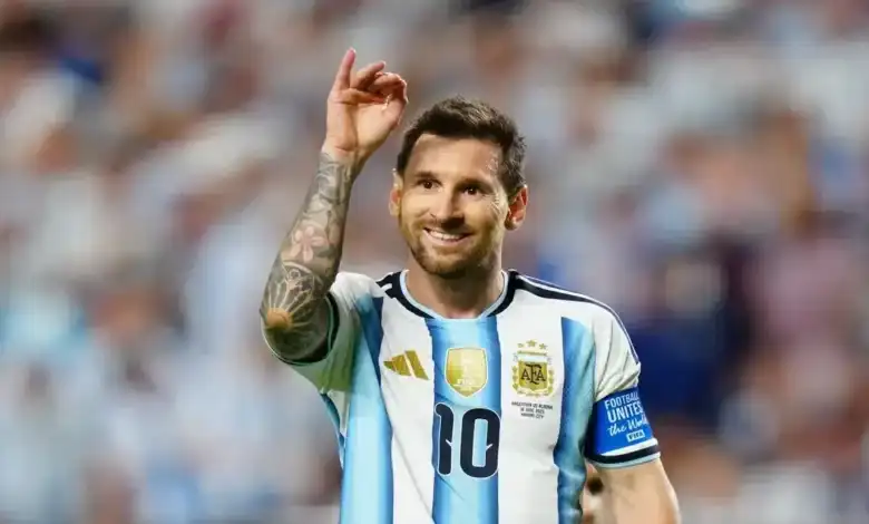 ميسي يكشف سر بكائه في مباراة الجزائر بكأس العالم
