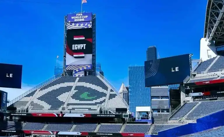 شعار الفراعنة يزين