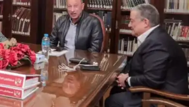 الأهلي يوقع علي