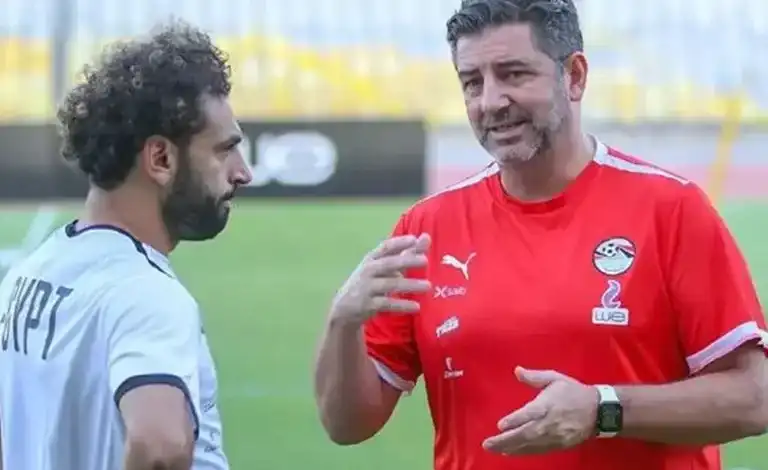 فيوريا يثني على