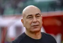 خطة 5-3-2 أمام