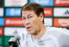 منافس مصر.. مدرب