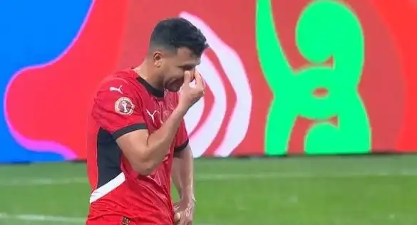 محمود حسن تريزيجيه, انتقال الرياض السعودي, مغادرة الأهلي