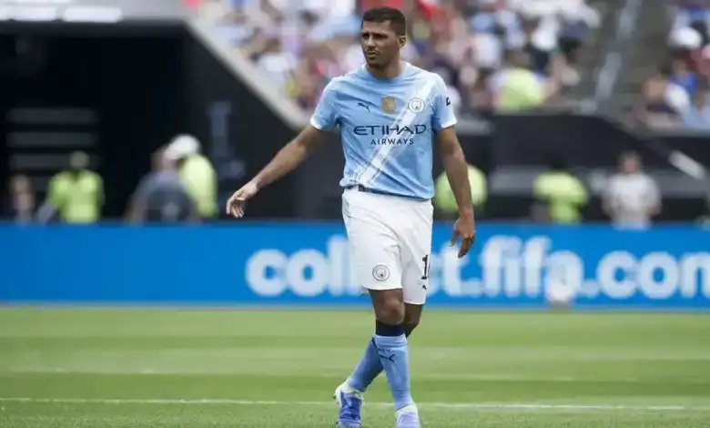 لم ينسحب.. صدمة غير متوقعة بشأن اهتمام باريس سان جيرمان بضم رودري