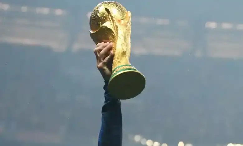 قصة النحات الذي صنع كأس العالم.. من هو سيلفيو غازانيغا وما سر تصميمه الأيقوني؟