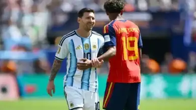 ميسي يطالب بطرد كوكوريلا بسبب وضع يده على فمه.. واقعة تشعل نهائي المونديال