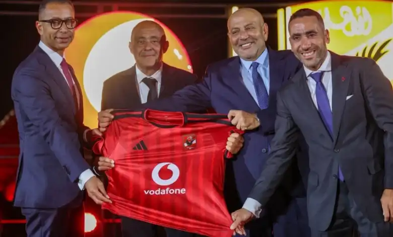 شراكة الأهلي وفودافون, استاد الأهلي, رعاية القميص