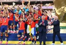 شاهد.. هل حاول ترامب إفساد لحظة رفع كأس العالم على رودري؟