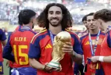 قصة أغنية كوكوريلا والباييلا: لماذا يصر المشجعون على أنه يأكل الطبق الإسباني الشهير؟