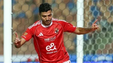 محمد شريف, انتقالات الأهلي, القلعة الحمراء