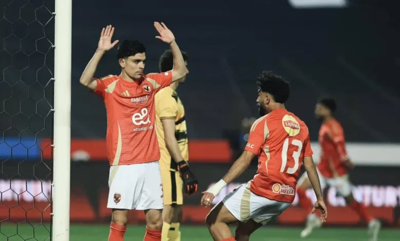 أشرف بن شرقي, تجديد عقد الأهلي, أحمد حسن
